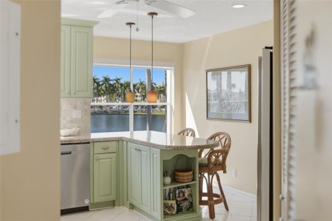 Copropriété à vendre à Saint Petersburg, Floride: 2 chambres, 99.41 m2 № 2432655 - photo 8