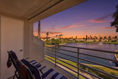 Copropriété à vendre à Saint Petersburg, Floride: 2 chambres, 99.41 m2 № 2432655 - photo 3