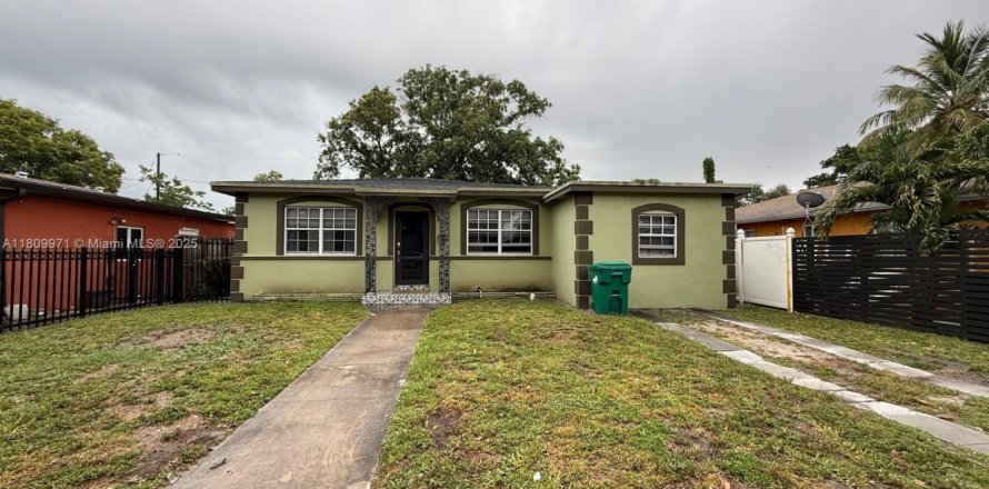 Immobilier commercial à Miami, Floride 1 chambre, 27.87 m2 № 1762386