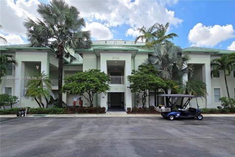 Condo in Doral, Florida, 1 bedroom № 2153778 - photo 4