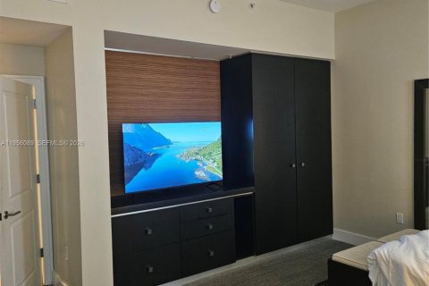 Condo in Doral, Florida, 1 bedroom № 2153778 - photo 10