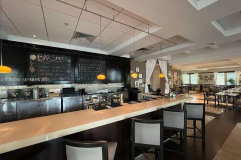 Condo in Doral, Florida, 1 bedroom № 2153778 - photo 16