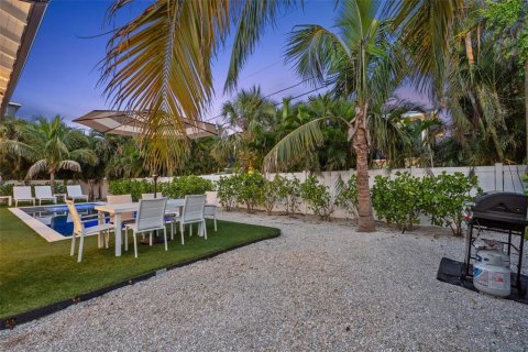 House in Holmes Beach, Florida 4 bedrooms, 202.99 sq.m. № 2125629 - photo 17