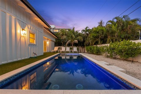 House in Holmes Beach, Florida 4 bedrooms, 202.99 sq.m. № 2125629 - photo 16