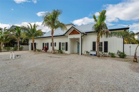 House in Holmes Beach, Florida 4 bedrooms, 202.99 sq.m. № 2125629 - photo 24