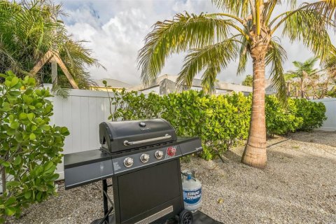 House in Holmes Beach, Florida 4 bedrooms, 202.99 sq.m. № 2125629 - photo 18