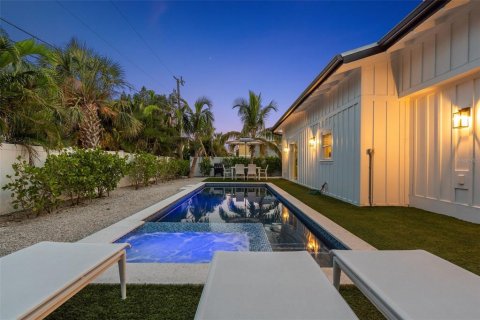House in Holmes Beach, Florida 4 bedrooms, 202.99 sq.m. № 2125629 - photo 11