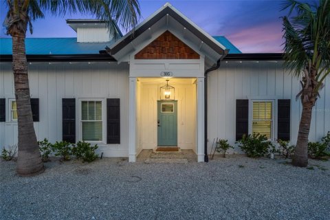 House in Holmes Beach, Florida 4 bedrooms, 202.99 sq.m. № 2125629 - photo 3