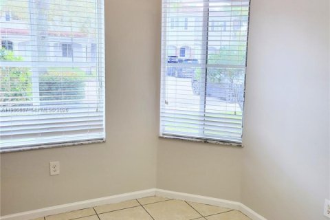 Touwnhouse à vendre à Miramar, Floride: 3 chambres, 121.33 m2 № 2090758 - photo 7