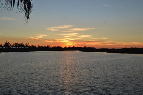 Снять в аренду кондоминиум в Индиан-Ривер-Шорс, Флорида 2 спальни, 158.03м2, № 1952305 - фото 6