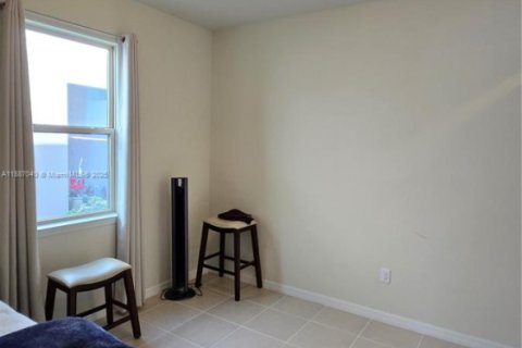 Снять в аренду виллу или дом в Киссимми, Флорида 3 спальни, 228.82м2, № 1933695 - фото 27