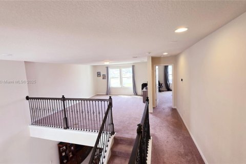 Снять в аренду виллу или дом в Киссимми, Флорида 3 спальни, 228.82м2, № 1933695 - фото 6