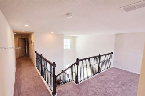 Снять в аренду виллу или дом в Киссимми, Флорида 3 спальни, 228.82м2, № 1933695 - фото 5