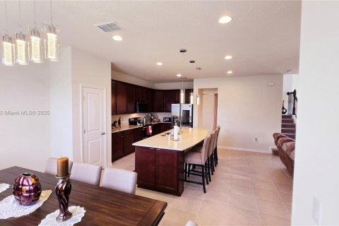 Снять в аренду виллу или дом в Киссимми, Флорида 3 спальни, 228.82м2, № 1933695 - фото 21