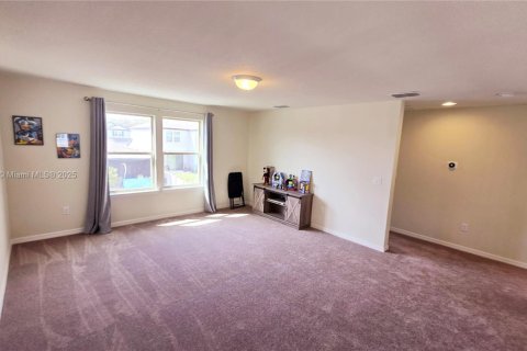 Снять в аренду виллу или дом в Киссимми, Флорида 3 спальни, 228.82м2, № 1933695 - фото 7