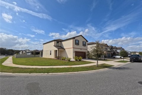 Снять в аренду виллу или дом в Киссимми, Флорида 3 спальни, 228.82м2, № 1933695 - фото 2