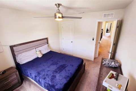 Снять в аренду виллу или дом в Киссимми, Флорида 3 спальни, 228.82м2, № 1933695 - фото 13