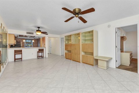 Condo in Punta Gorda, Florida, 2 bedrooms  № 1576591 - photo 11