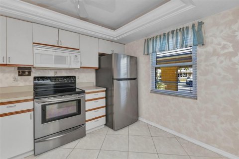 Condo in Punta Gorda, Florida, 2 bedrooms  № 1576591 - photo 5