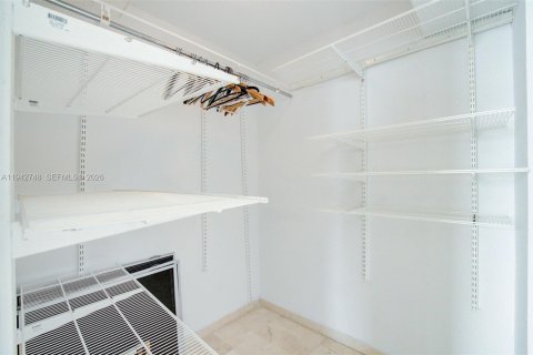 Condo in Miami Beach, Florida, 1 bedroom  № 2000288 - photo 14