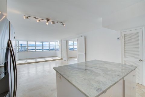 Condo in Miami Beach, Florida, 1 bedroom  № 2000288 - photo 8