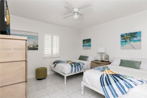 Casa en alquiler en Fort Lauderdale, Florida, 3 dormitorios, 213.21 m2 № 1985691 - foto 23