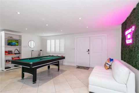 Casa en alquiler en Fort Lauderdale, Florida, 3 dormitorios, 213.21 m2 № 1985691 - foto 6