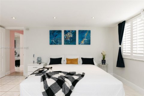 Casa en alquiler en Fort Lauderdale, Florida, 3 dormitorios, 213.21 m2 № 1985691 - foto 19