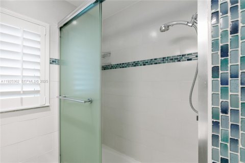 Casa en alquiler en Fort Lauderdale, Florida, 3 dormitorios, 213.21 m2 № 1985691 - foto 30