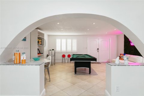 Casa en alquiler en Fort Lauderdale, Florida, 3 dormitorios, 213.21 m2 № 1985691 - foto 7