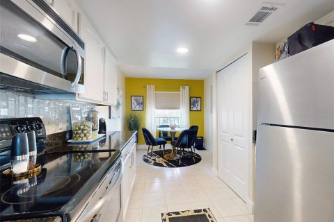 Condo in Titusville, Florida, 2 bedrooms  № 1716583 - photo 12
