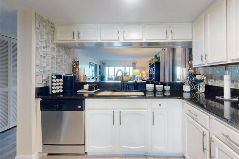 Condo in Titusville, Florida, 2 bedrooms  № 1716583 - photo 14