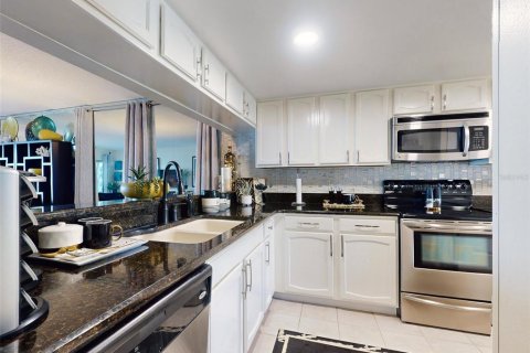 Condo in Titusville, Florida, 2 bedrooms  № 1716583 - photo 15