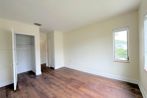 Снять в аренду квартиру в Майами-Бич, Флорида 1 спальня, 67.82м2, № 1992674 - фото 16