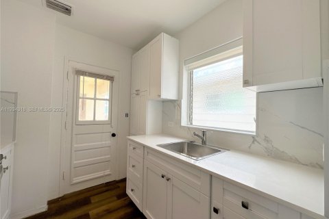 Снять в аренду квартиру в Майами-Бич, Флорида 1 спальня, 67.82м2, № 1992674 - фото 10