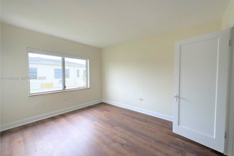 Снять в аренду квартиру в Майами-Бич, Флорида 1 спальня, 67.82м2, № 1992674 - фото 15