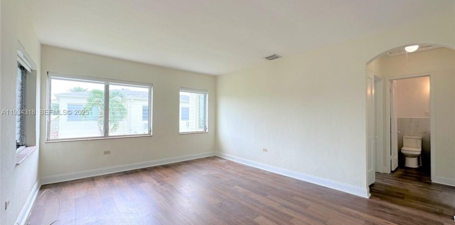 Квартира в Майами-Бич, Флорида 1 спальня, 67.82м2 № 1992674