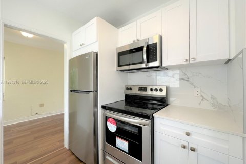 Снять в аренду квартиру в Майами-Бич, Флорида 1 спальня, 67.82м2, № 1992674 - фото 11