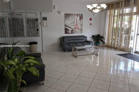 Condominio en alquiler en North Miami Beach, Florida, 1 dormitorio, 72.46 m2 № 2026332 - foto 13