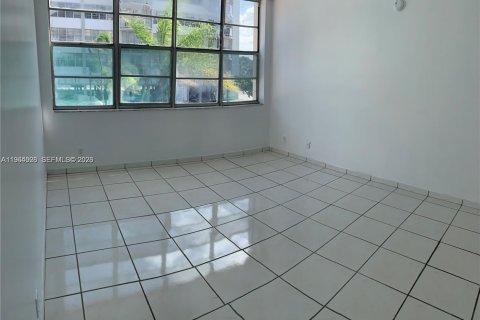 Condominio en alquiler en North Miami Beach, Florida, 1 dormitorio, 72.46 m2 № 2026332 - foto 7