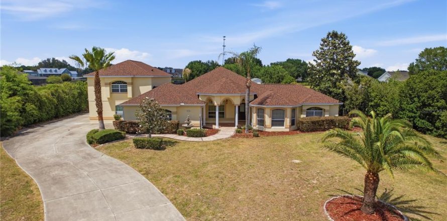 House in Wildwood, Florida 6 bedrooms, 395.58 sq.m. № 2226645
