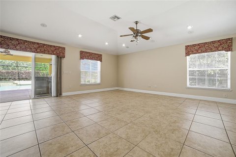 House in Wildwood, Florida 6 bedrooms, 395.58 sq.m. № 2226645 - photo 17