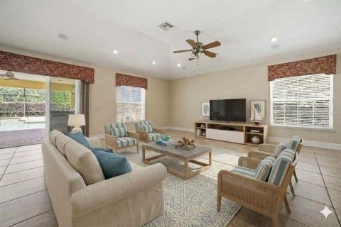 House in Wildwood, Florida 6 bedrooms, 395.58 sq.m. № 2226645 - photo 18