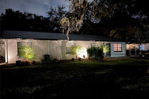 Commercial property in Bradenton, Florida 6 bedrooms, 221.11 sq.m. № 2155509 - photo 2