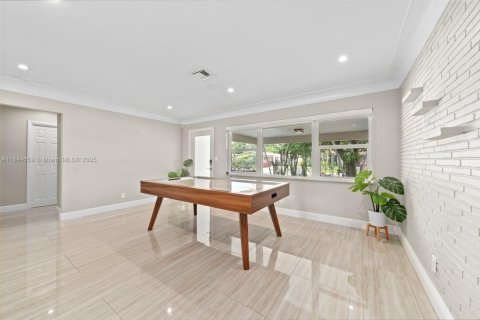House in Wilton Manors, Florida 4 bedrooms, 204.76 sq.m. № 1841293 - photo 19