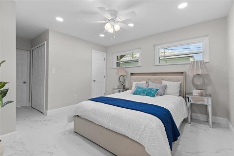 House in Casselberry, Florida 4 bedrooms, 193.52 sq.m. № 2223481 - photo 18