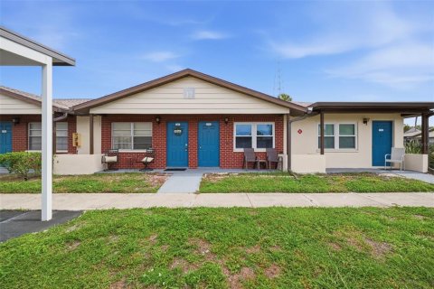 House in Clearwater, Florida 1 bedroom, 55.74 sq.m. № 2140873