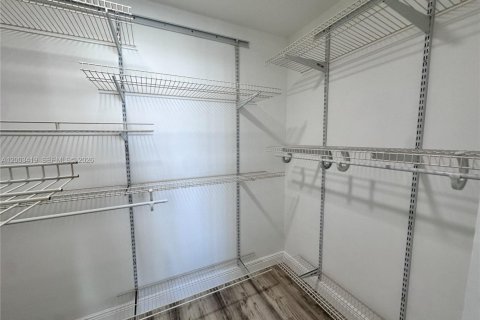 Снять в аренду кондоминиум в Халландейл-Бич, Флорида 2 спальни, 99.87м2, № 2066801 - фото 19