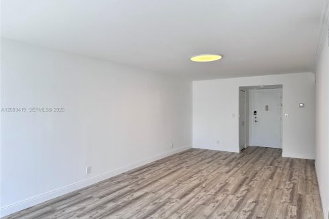 Снять в аренду кондоминиум в Халландейл-Бич, Флорида 2 спальни, 99.87м2, № 2066801 - фото 9