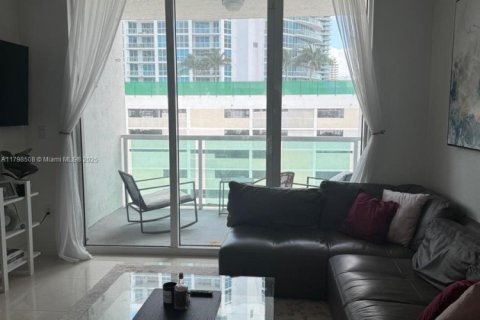 Condominio en alquiler en Miami, Florida, 2 dormitorios, 98.94 m2 № 1682687 - foto 8